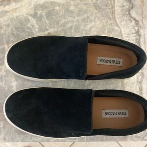 Steve Madden Gills. Leather suede upper. Great condition. True to size.
